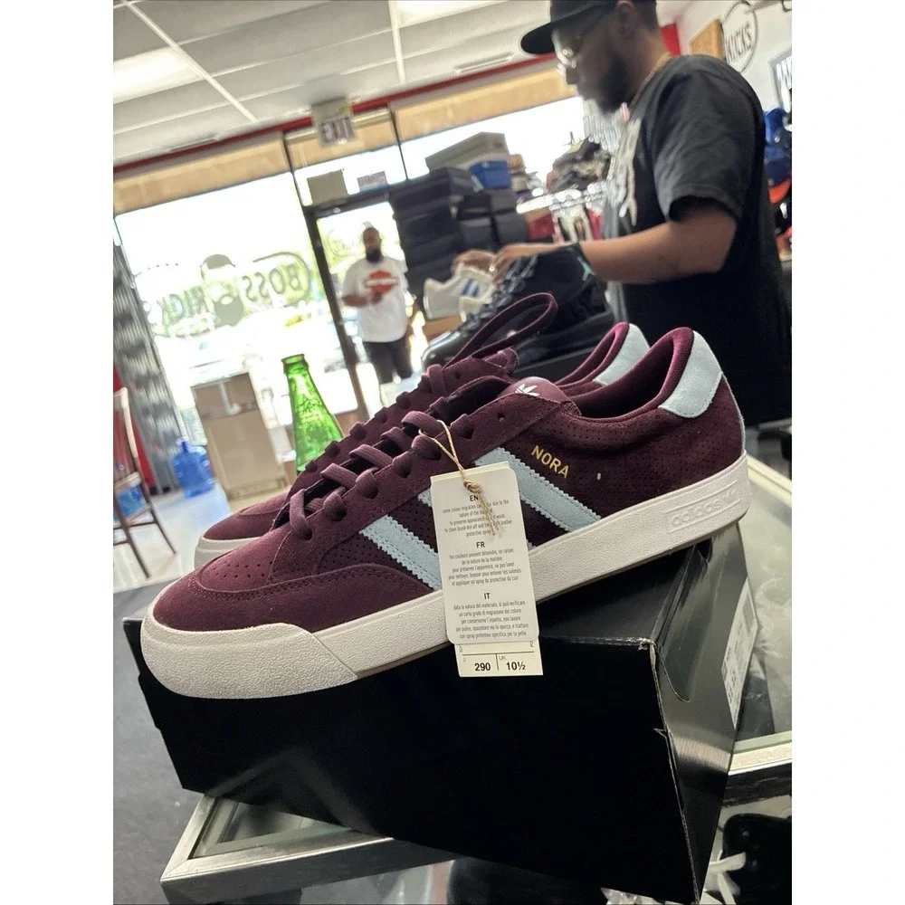 adidas Originals NORA Mens Shoes HQ4698 Maroon Clear Sky White Size 11